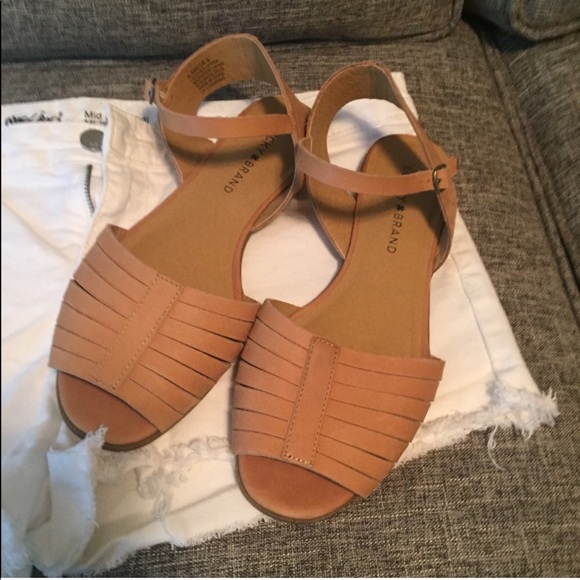 Lucky Brand Shoes - Lucky Brand nude sandals